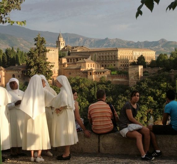 Koningsstad Granada met het Alhambra is één van de Koningssteden van de Andalusië rondreizen