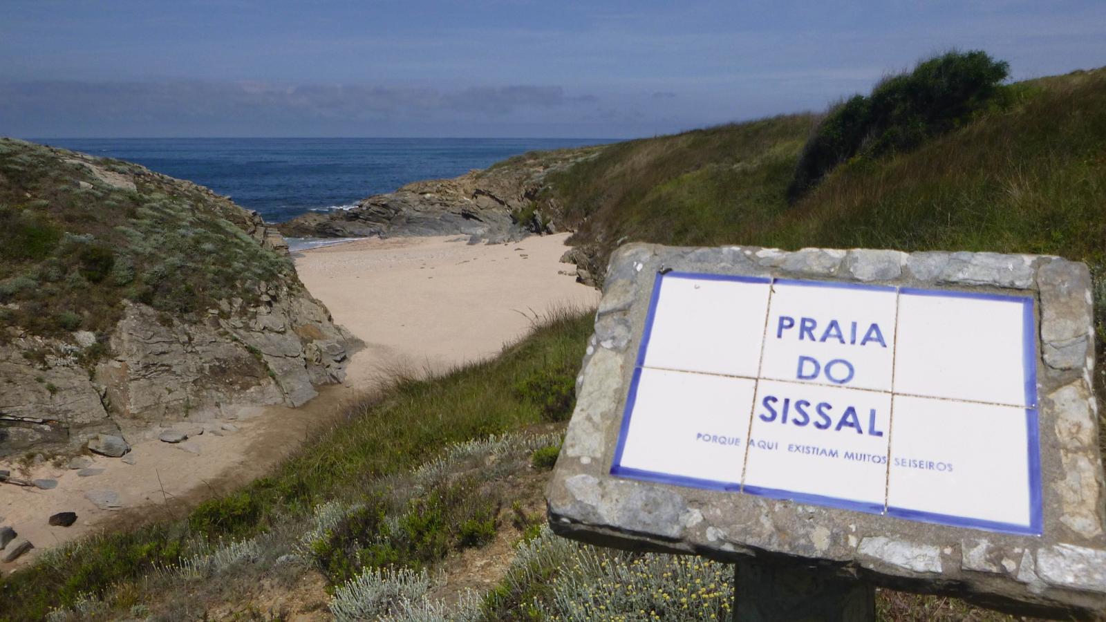 Praia do Sissal is een tussen de rotsen verstopt pareltje