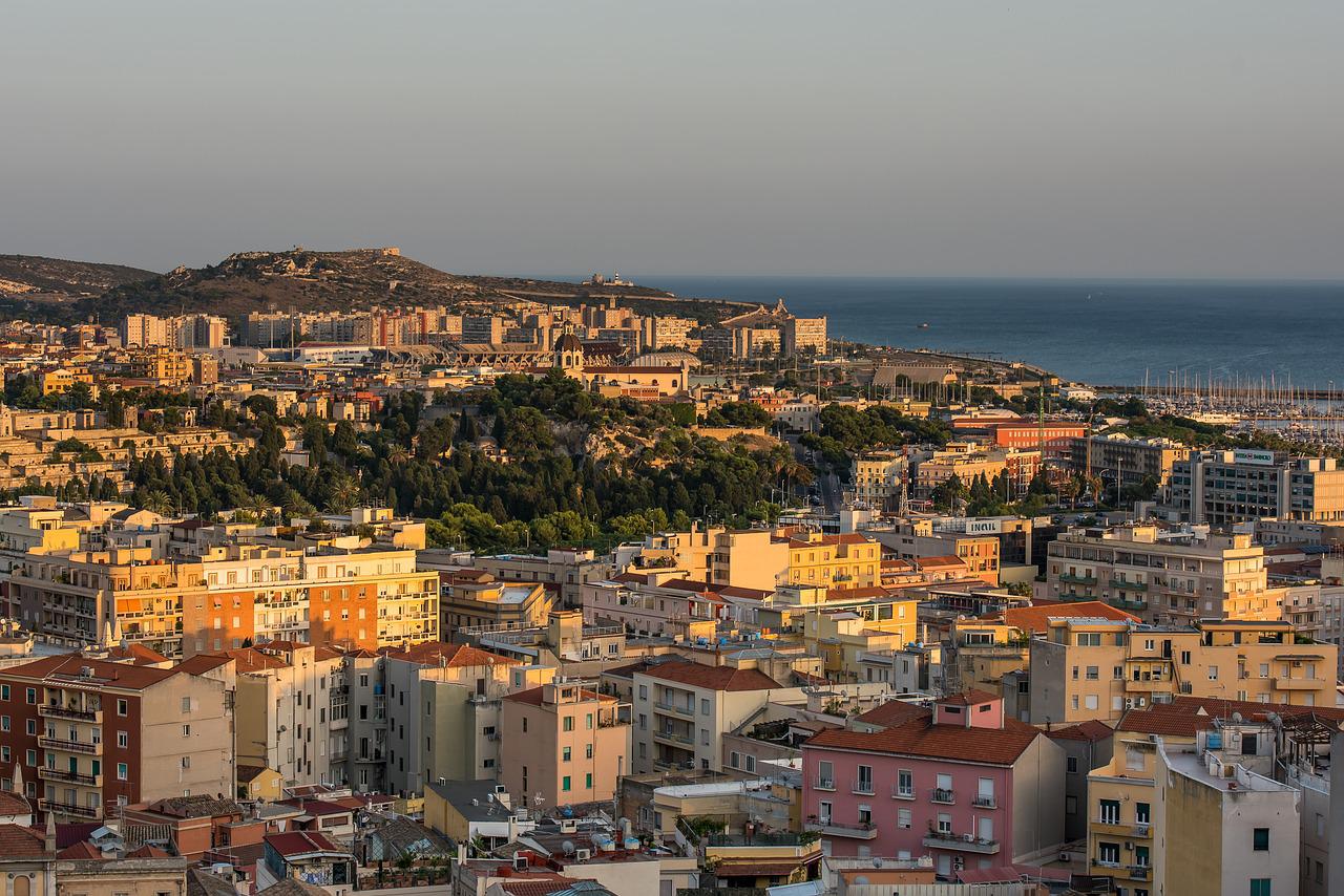 Cagliari is een indrukwekkende stad op Sardinië