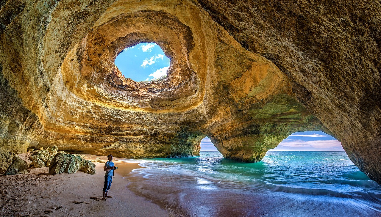 De grotten van Praia de Benagil