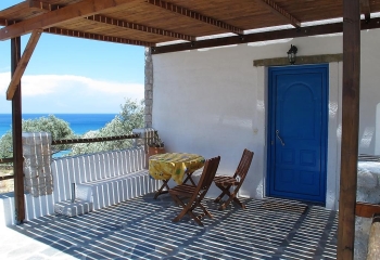 Agnanti Beach Apartments terras appartement