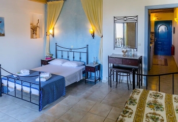 Agnanti Beach Apartments slaapkamer appartement