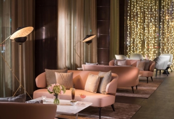Het is een mooi hotel pal in het centrum van Belfast