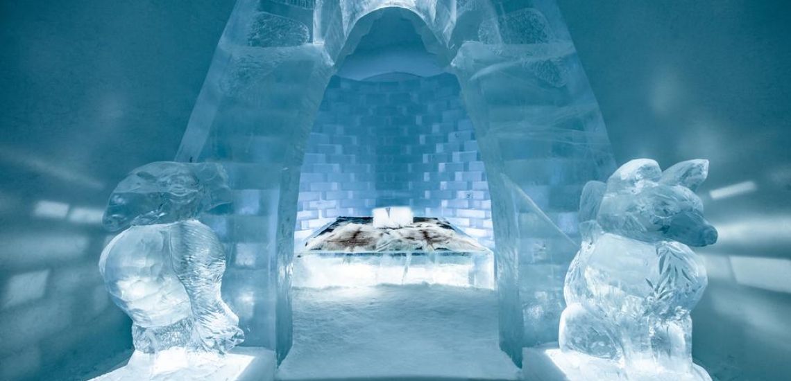 De suites van het Icehotel zijn bijzonder mooi gedecoreerd