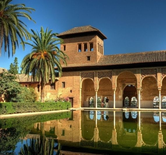 Het Alhambra in Granada, een must see op onze Andalusië rondreizen