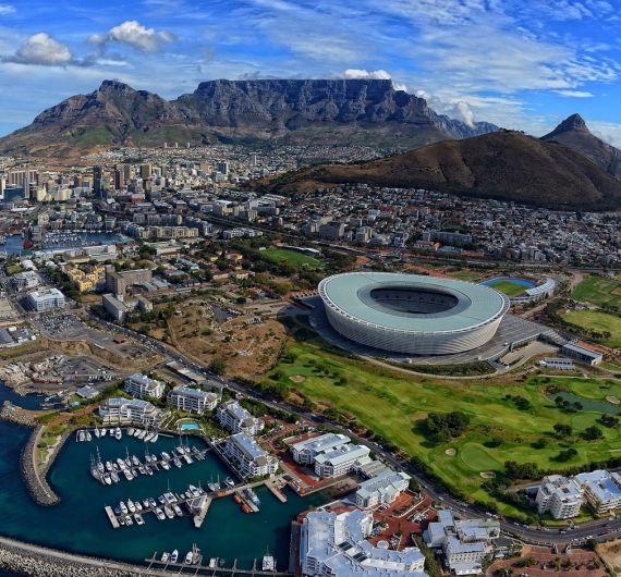 Kaapstad wordt ook wel de Moederstad genoemd is een bruisende stad