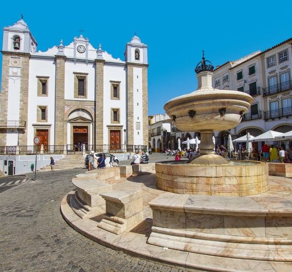 Tijdens je rondreis door Portugal zal Évora veel indruk op je maken