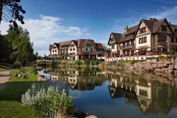  Het idyllisch gelegen Hotel Spa Domaine du Moulin