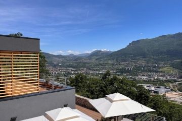 Het hotel ligt boven de vallei van Trention dus mooie uitzichten
